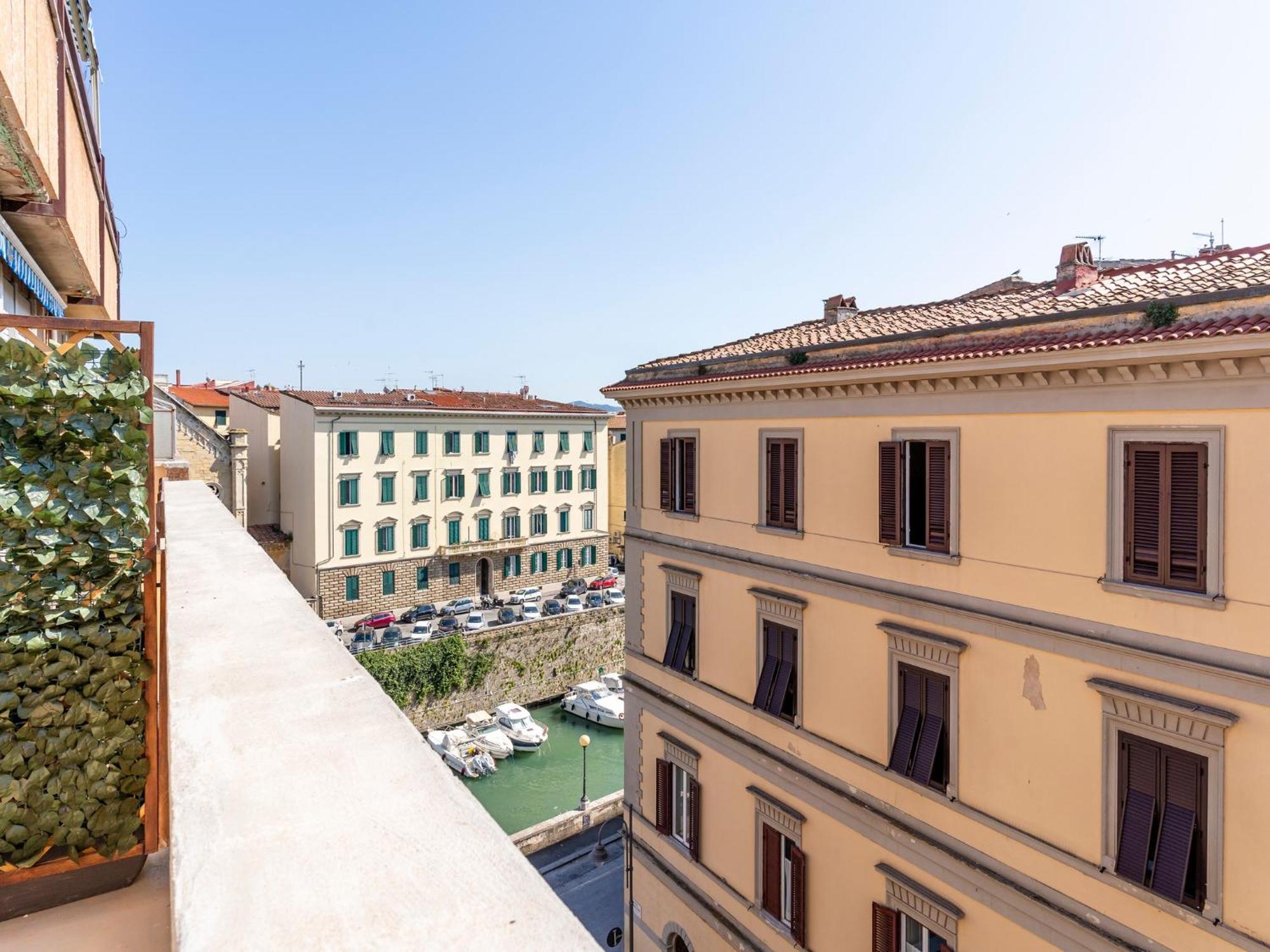 Livorno Central And Modern 2 Apts & 1 Room! Εξωτερικό φωτογραφία